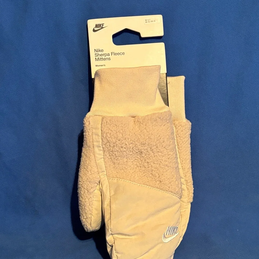 Nike Beige Sherpa Fleece Mittens